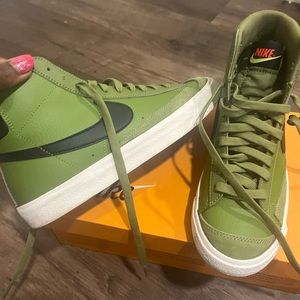 Nike Blazers Mid 77